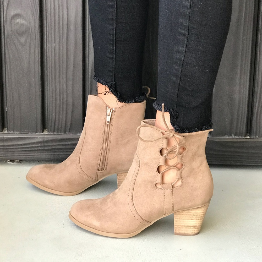 NIB Tan Distressed Side Tie Ankle Boots - Picture 2 of 8